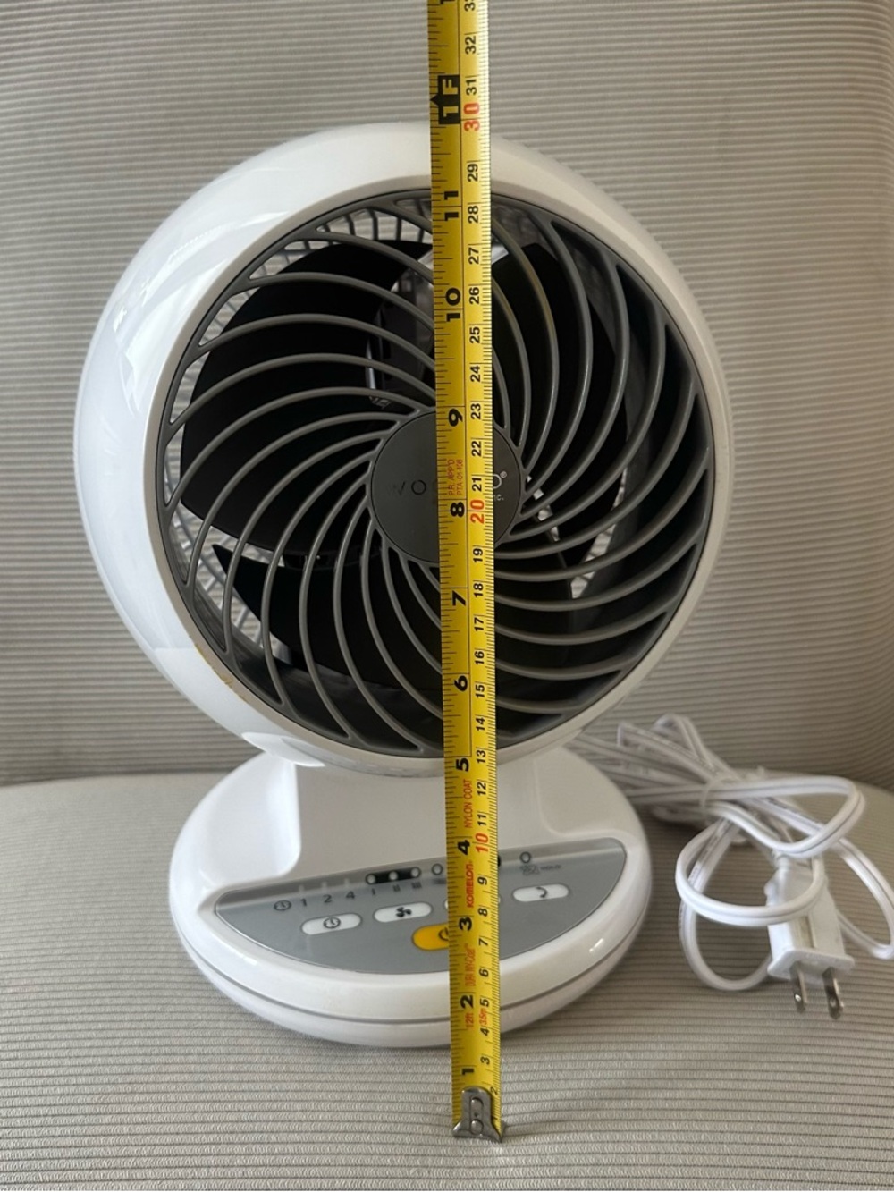 IRIS USA WOOZOO Oscillating Globe Fan (white) - Picture 10 of 14